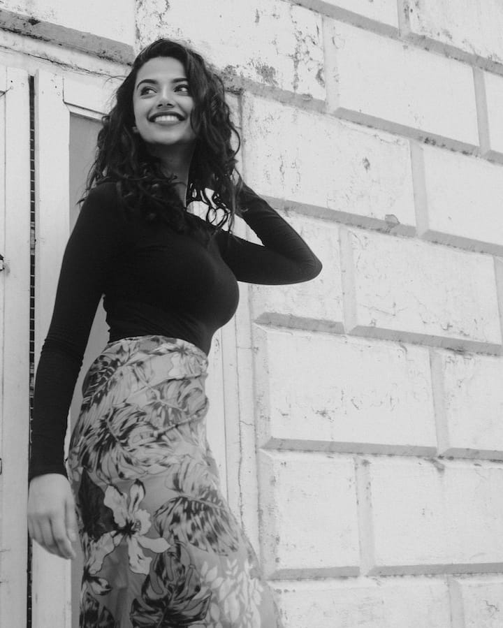 విశ్వక్ సేన్ సరసన కూడా ఒక సినిమాలో మీనాక్షి నటిస్తున్నారు.