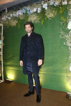 Karan Drisha Wedding: हल्दी-मेहंदी के बाद देओल फैमिली में दिखी करण के संगीत की धूम, ‘तारा’ बनकर सनी देओल ने लूटी महफिल