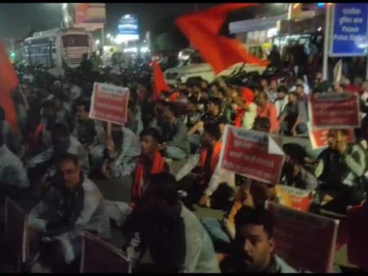 Indore Bajrang Dal and VHP workers Lathi Charge case administration take Action against Police Officer ANN Indore News: बजरंग दल और VHP कार्यकर्ताओं पर लाठीचार्ज का मामला, DCP हटाए गए