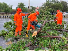 Cyclone Biparjoy : উথাল-পাথাল সমুদ্র, জল ঢুকে পড়ল বসতিতে, উপড়ে পড়ে গাছ, দেখুন বিপর্যয়-পরবর্তী ছবি