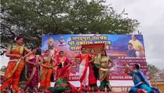 Ashadhi Wari 2023 : वारकऱ्यांसाठी वाखारीत सांस्कृतिक कार्यक्रम; वारकऱ्यांनी धरला ठेका