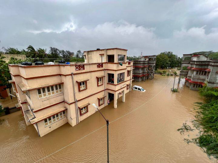 Cyclone Biparjoy: मौसम विभाग ने ताजा जानकारी देते हुए बताया कि पूर्वी राजस्थान में 16 से लेकर 20 जून तक छिटपुट जगहों पर भारी बारिश हो सकती है.