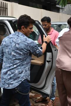 Bipasha Basu Pics: पति करण के साथ बेटी को लेकर क्लीनिक पहुंचीं बिपाशा बसु, कैमरे से छुपाया देवी का चेहरा