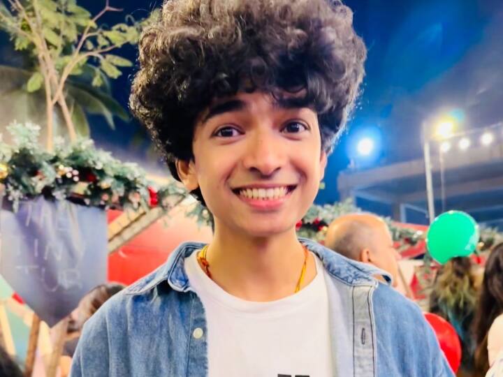 रतन टाटा शांतनु के काम से काफी प्रभावित हुए थे और तभी उन्होंने अपना मैनेजर नियुक्त कर दिया. रतन टाटा ने शांतनु को कॉर्नेल विश्वविद्यालय भेजने में मदद की थी और उनके डिग्री प्रोग्राम में भी शामिल हुए थे.