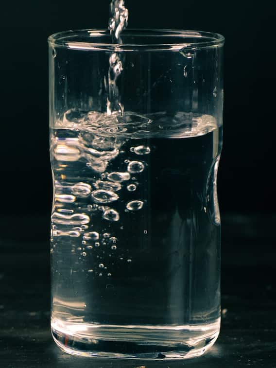 चाय पीने से पहले पानी पीना क्यों है जरूरी?