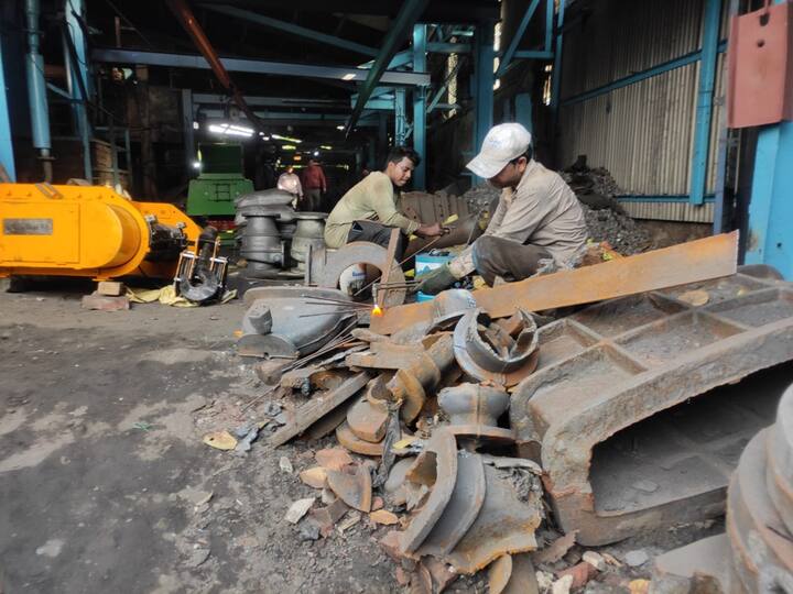 Apart from specialised labour, cost arbitrage was a major factor why foreign nations prefer to import manhole covers from India. (Source: Abhishek De)