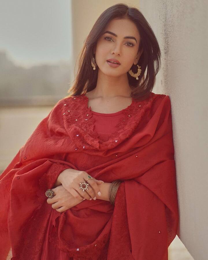 సోనాల్  చౌహాన్ (Image credit: Sonal Chauhan/Instagram)