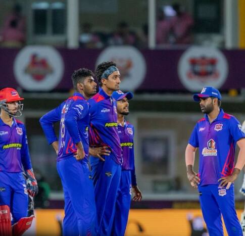 டாஸ் வென்ற திருப்பூர் அணியின் கேப்டன் சாய் கிஷோர் முதலில் பேட்டிங்கை தேர்வு செய்தார்.