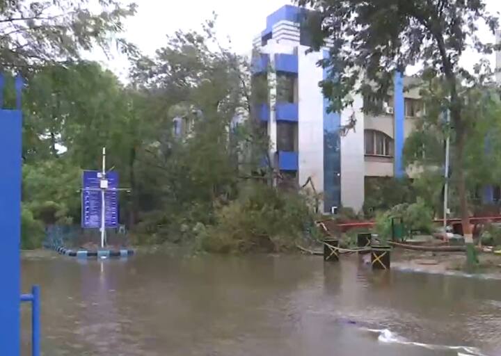Waterlogging witnessed in several areas of Bhuj after cyclone 'Biparjoy' made landfall. (Video Screenshot: ANI)