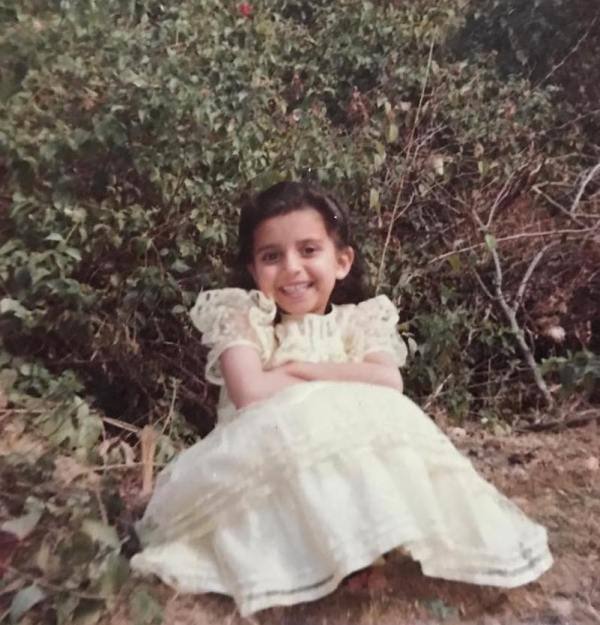 ਇਸ ਗੱਲ ਤੋਂ ਹਰ ਕੋਈ ਜਾਣੂ ਹੈ ਕਿ ਨਿਮਰਤ ਖਹਿਰਾ ਉਨ੍ਹਾਂ ਸਿਤਾਰਿਆਂ ਵਿੱਚੋਂ ਇੱਕ ਹੈ ਜੋ ਪਾਲੀਵੁੱਡ ਦੇ ਨਾਲ-ਨਾਲ ਬਾਲੀਵੁੱਡ ਸੰਗੀਤ ਜਗਤ ਵਿੱਚ ਵੀ ਕਦਮ ਰੱਖ ਚੁੱਕੀ ਹੈ।