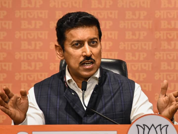 Ghunghat Controversy in rajasthan rajyavardhan rathore attack cm ashok gehlot burqa Ghunghat Controversy: 'CM को जबरदस्ती महिलाओं का घूंघट हटाना है', गहलोत पर भड़के राज्यवर्धन राठौर, कहा- बुर्के पर बोलती बंद...