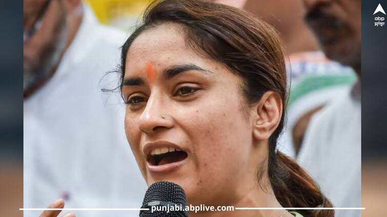 wrestlers-protest-vinesh-phogat-shares-poem-suno-draupadi-after-chargesheet-filed-against-brij-bhushan-Sharan-Singh-see-tweet Wrestlers Protest: 'ਸੁਣੋ ਦ੍ਰੋਪਦੀ...', ਬ੍ਰਿਜ ਭੂਸ਼ਣ ਸਿੰਘ ਖਿਲਾਫ ਚਾਰਜਸ਼ੀਟ ਦਾਇਰ ਹੋਣ ਤੋਂ ਬਾਅਦ ਵਿਨੇਸ਼ ਫੋਗਾਟ ਨੇ ਸ਼ੇਅਰ ਕੀਤੀ ਇਹ ਕਵਿਤਾ