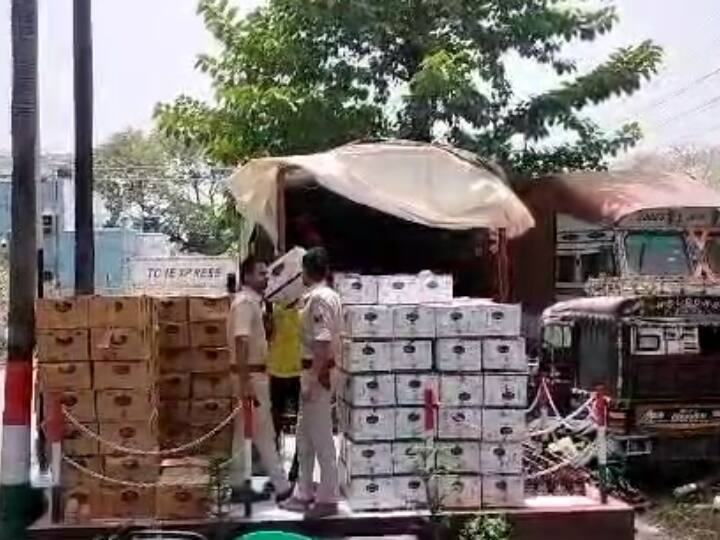 Police raids in Motihari district two arrested with liquor worth Rs 2 crore Liquor Ban in Bihar news ann Motihari News: तस्करों के खिलाफ बड़ी कार्रवाई, भारी मात्रा में विदेशी शराब जब्त, हरियाणा से भेजी जा रही थी मुजफ्फरपुर