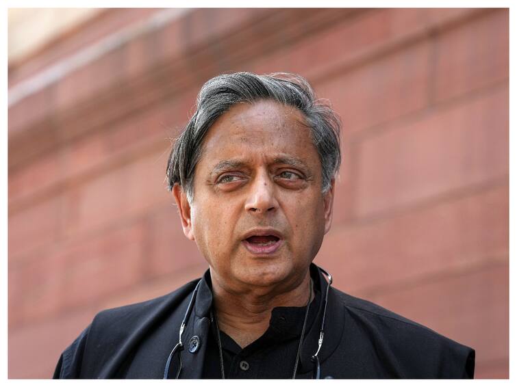 Congress Leader and MP Shashi Tharoor Suggests BHARAT As Opposition Bloc Name know about full form Bharat India Row :  शशी थरूर यांनी विरोधकांच्या आघाडीसाठी 'BHARAT' आद्याक्षरे वापरून सुचवलं नवीन नाव