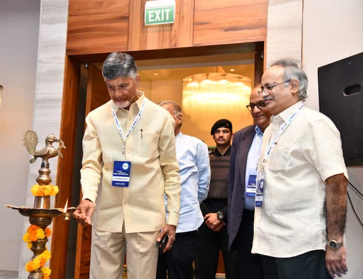 డీప్ టెక్నాలజీస్, లాజిస్టిక్స్, ఫార్మా అండ్ హెల్త్ కేర్ సెక్టార్లపై సదస్సులు