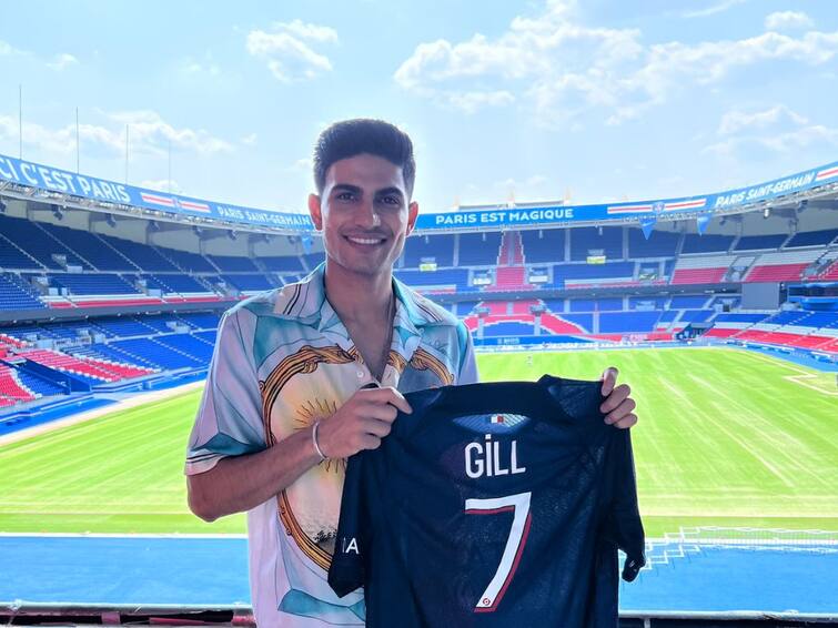 Shubman Gill Poses With PSG Jersey After His Visit to Parc Des Princes Shubman Gill Poses With PSG Jersey After His Visit to Parc Des Princes