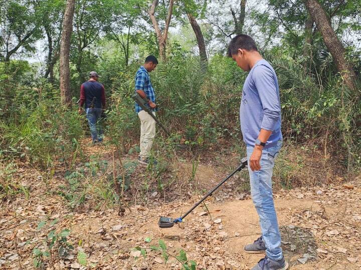 Bengal Panchayat Election 2023: बंगाल के बीरभूम में फिर बम मिलने से हड़कंप, आज शांतिनिकेतन से 28 क्रूड बम हुए बरामद