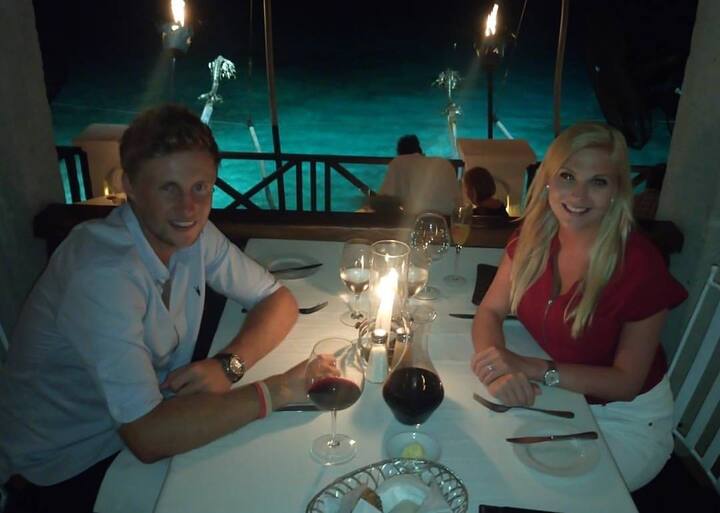 इंग्लैंड क्रिकेट टीम के पूर्व कप्तान जो रूट का बल्ला पिछले 2 सालों से टेस्ट क्रिकेट में जमकर बोलता हुआ दिख रहा है. रूट ने अब ऑस्ट्रेलिया के खिलाफ एशेज 2023 के पहले टेस्ट में अपने करियर का 30वां शतक लगाने में कामयाबी हासिल की है. रूट क्रिकेट मैदान पर जितना शांत दिखते हैं उसके विपरीत उनकी रोमांटिक लाइफ है.