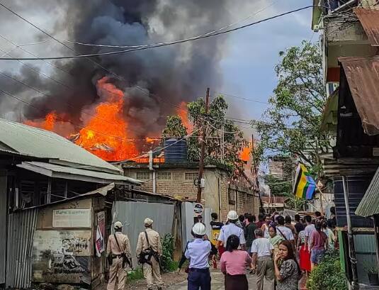 manipur-violence-bjp-office-thongju-vandalised-mob-pelted-stone Manipur Violence: ਮਣੀਪੁਰ 'ਚ ਇੱਕ ਵਾਰ ਫਿਰ ਭੜਕੀ ਹਿੰਸਾ ਦੀ ਅੱਗ, ਭਾਜਪਾ ਦਫ਼ਤਰ ‘ਚ ਹੋਈ ਤੋੜਫੋੜ ਤੇ ਪਥਰਾਅ