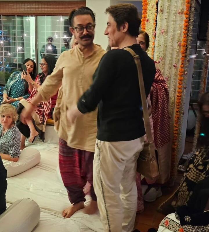 आपको बता दें कि फैसल और आमिर के रिश्ते कुछ खास नहीं हैं. फैसल अक्सर आमिर को लेकर निगेटिव कमेंट करते रहते हैं.