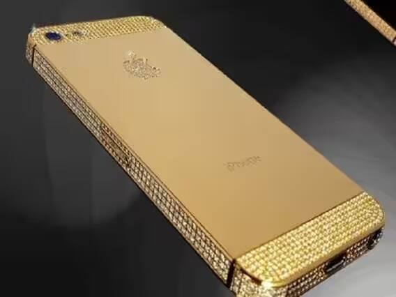 ગૉલ્ડ સ્ટ્રાઈકર iphone 3gs (ગૉલ્ડ સ્ટ્રાઈકર iphone 3GS) 3.2 મિલિયન ડૉલર છે. આ સ્માર્ટફોનની ડિવાઈસ નેવિગેશન કીમાં 7.1 કેરેટ ડાયમંડનો ઉપયોગ કરવામાં આવ્યો છે. આ ફોનને બનાવવામાં 10 મહિનાનો સમય લાગ્યો હતો.