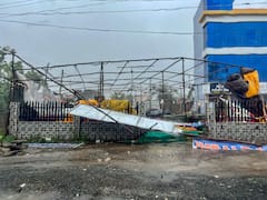 Cyclone Biparjoy : गुजरातला चक्रीवादळाचा तडाखा, जनजीवन विस्कळीत, वादळी वाऱ्यांसह पाऊस कायम