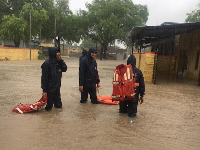 राजस्थान में कई जिलों में मूसलाधार बारिश और तेज हवाओं ने यूं बरपाया कहर-Torrential rains and strong winds wreaked havoc in many districts of Rajasthan