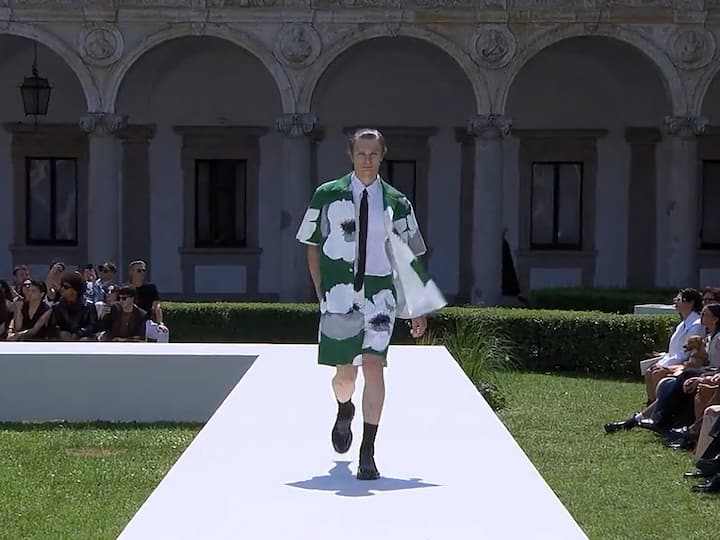 Valentino Blossoms At Milan Fashion Week Redefining Masculinity With Flowery Menswear Show Valentino Blossoms At Milan Fashion Week, Redefining Masculinity With Flowery Menswear Show