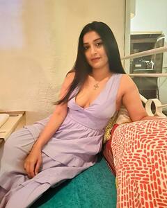 Meera jasmine: ‘அன்பே நீ அருகே வந்தால் என் உலகம் சுருங்கக் கண்டேன்..’ நடிகை மீரா ஜாஸ்மினின் க்யூட் க்ளிக்ஸ்!