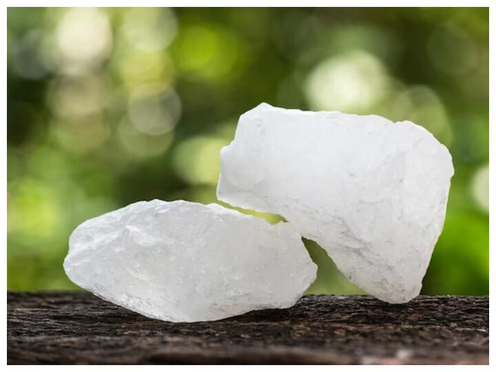 know what are the health benefits of alum useful for body and skin | Alum  Benefits: फि‍टकरी के ऐसे फायदे जिन्हें जानकर दूर हो जाएंगी आपकी सारी  शिकायतें, सेहत के लिए रामबाण