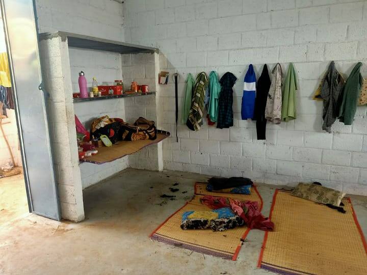 கரூரில் வடமாநில தொழிலாளி  தீக்குளித்து தற்கொலை - அதிர்ச்சியில் மனைவி மயக்கம்