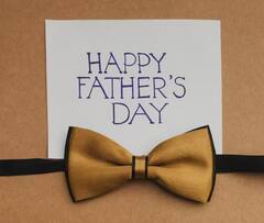 Father's Day 2023 : या 'फादर्स डे'ला आपल्या वडिलांना द्या 'ही' भेट, साजरा करा वडिलांसाठीचा दिवस