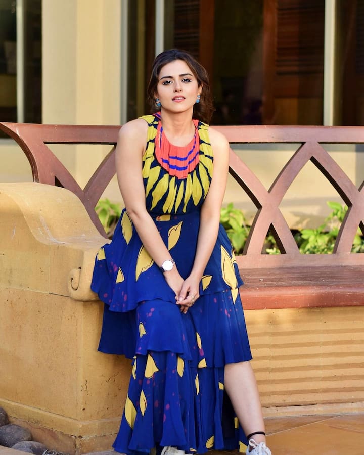 Ridhi went for a bold makeup look