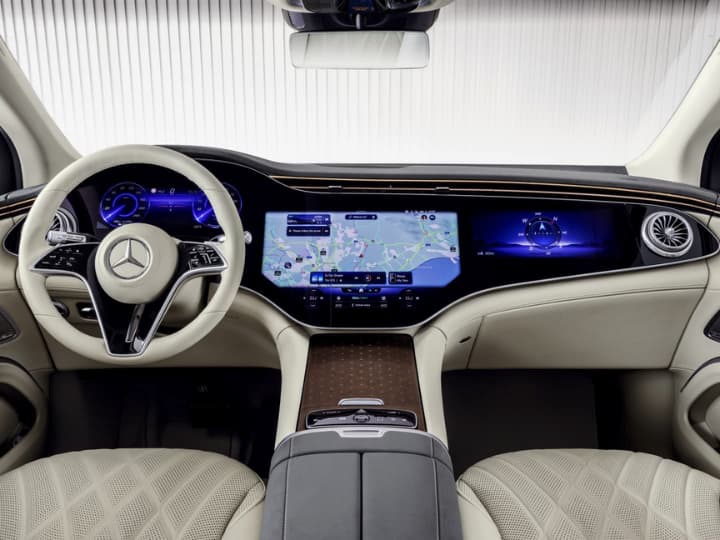 Mercedes Benz has added ChatGPT to its car features here is full details इस कंपनी की गाड़ियों में मिलेगा ChatGPT, ड्राइवर को बस बोलना है और AI फटाफट देगा सारे जवाब