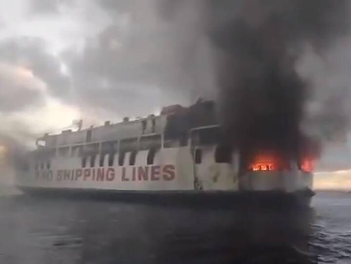 Philippines Ship Fire in the pacific ocean 120 people aboard rescue operation continues Philippines Ship Fire: 120 लोगों को लेकर जा रहा जहाज समंदर में धू-धूकर जला, रेस्क्यू ऑपरेशन से जिंदगियां बचाने की कोशिश