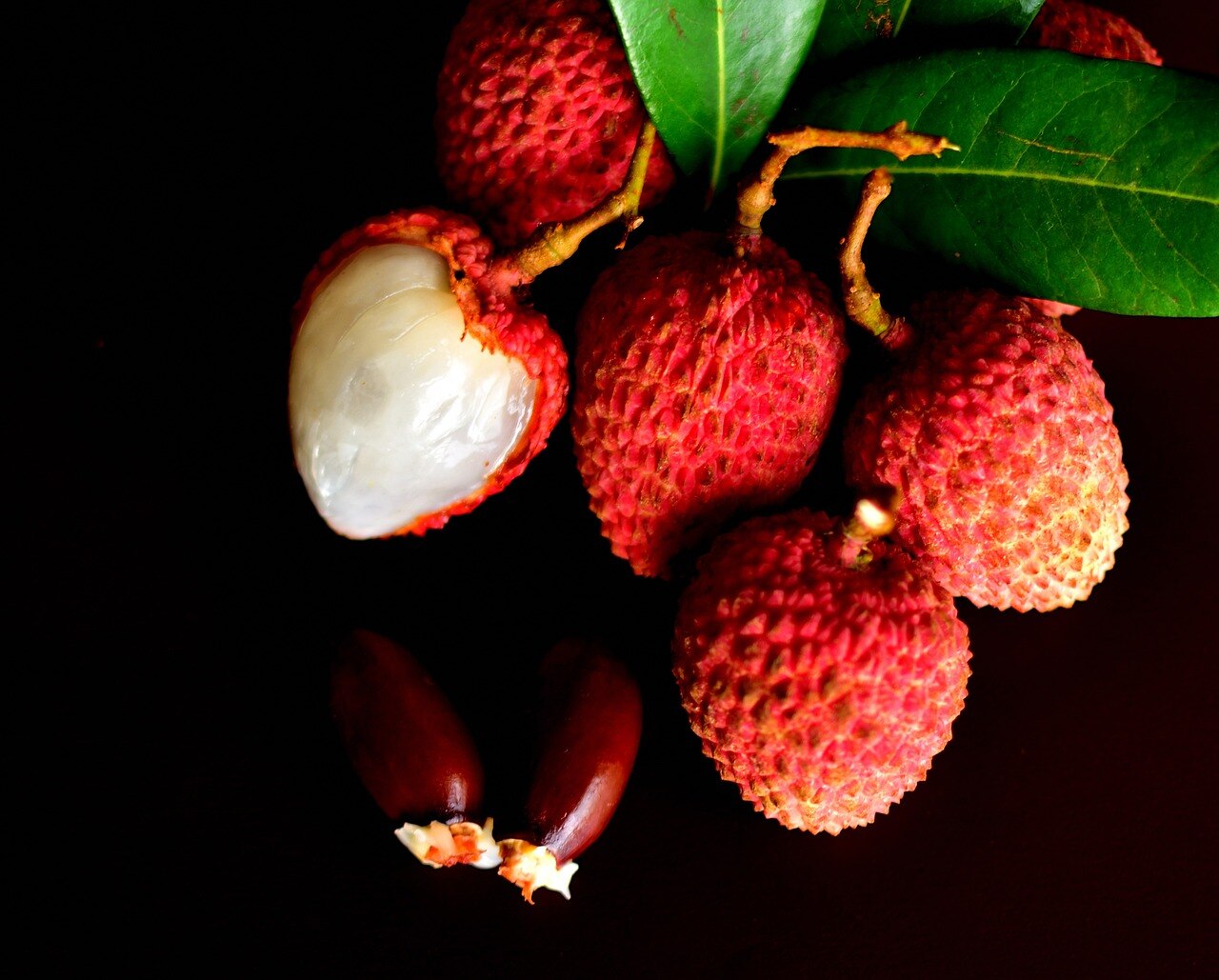 Lychee: லிச்சி சாப்பிடுவதால் ஏற்படும் நன்மைகள் பற்றி தெரியுமா? லிச்சி கெட்டுப்போகாமல் பார்த்துக்கொள்ள டிப்ஸ் இதோ..!