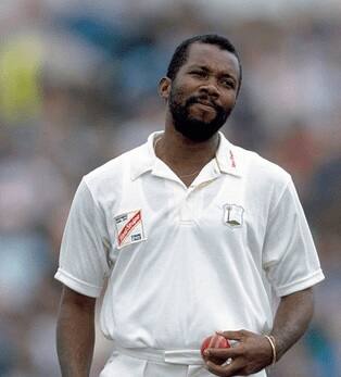 দ্বিতীয় স্থানে ম্যালকম মার্শাল। তিনি ভারতের বিরুদ্ধে টেস্টে ১৭ ম্যাচে ৭৬ উইকেট নিয়েছেন।