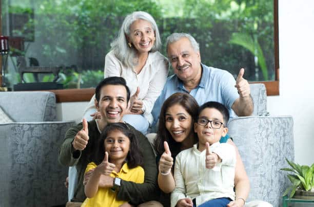 यासोबतच कुटुंबातील सदस्याशी बोला. इतरांना तुमची समस्या सांगा, असं केल्यानं तुमचं मन हलकं होईल आणि तुमचा मूड चांगला होईल.