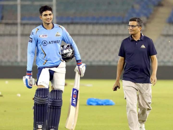 Shubman Gill Wishes Fathers Day 2023 shared photos with father on social media Father's Day 2023: 'फादर्स डे' पर शुभमन ने शेयर की इमोशनल फोटो, पिता के लिए लिखा दिल जीत लेने वाला कैप्शन