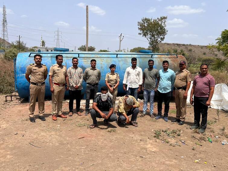 Chhatrapati Sambhaji Nagar Police action against biodiesel seller crime news Chhatrapati Sambhaji Nagar : दिवसा टाक्या कापडाने झाकलेल्या अन् रात्री बायोडिझेलची विक्री; विशेष पोलिस महानिरीक्षकांच्या पथकाची कारवाई