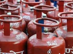 LPG सिलेंडरवर उगाच नसतात हे आकडे; जाणून घ्या याचा अर्थ