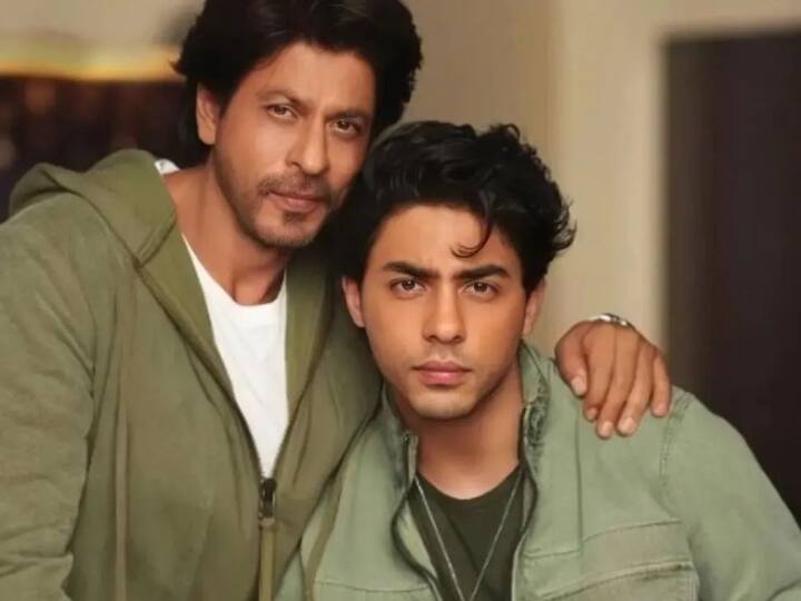 Shahrukh Khan and Aryan Khan first time appear to Koffee with Karan season 8 hosted by Karan Johar Shahrukh Aryan Khan: पहली बार एक साथ नजर आएंगे शाहरुख-आर्यन, कॉफी विद करण में दिखेगा बाप-बेटे का जलवा
