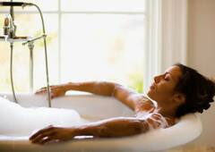 ਗਰਮੀ ਤੋਂ ਪਰੇਸ਼ਾਨ ਹੋ ਕੇ ਜੇ ਤੁਸੀਂ ਵੀ ਵਾਰ-ਵਾਰ ਨਹਾਉਂਦੇ ਹੋ ਤਾਂ ਸੁਣੋ ਇਸ ਦੇ ਗੰਭੀਰ ਨਤੀਜੇ