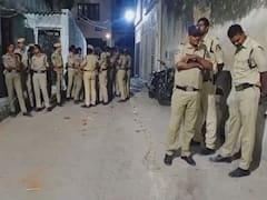 పాతబస్తీలో అర్ధరాత్రి అడ్వకేట్ గన్ ఫైరింగ్ కలకలం! కర్రలు రాళ్లతో కొట్టుకున్న స్థానికులు