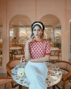 Chandini Chowdary Photos: చాందిని చౌదరి వింటేజ్ లుక్!