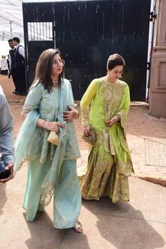 बेटे Karan Deol की शादी में छा गईं Sunny Deol की पत्नी, बारात में एथनिक अंदाज से लूट ली देओल परिवार की बहुओं ने सारी लाइमलाइट