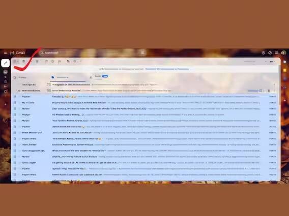 હવે અહીં જીમેઇલ એકાઉન્ટ ઓપન કરીને, તમે જે ડિપાર્ટમેન્ટને પ્રાઇમરી, સોશ્યલ અથવા પ્રમૉશન કેટેગરીમાંથી સંપૂર્ણપણે ઓપન કરવા માંગો છો, તેના પર આવો અને ટોચ પર દેખાતા ચોરસના ઓપ્શન પર ક્લિક કરો. એટલે કે એક બૉક્સ બતાવવામાં આવશે. આમ કરવાથી પ્રથમ 50 મેઇલ સિલેક્ટ કરવામાં આવશે.