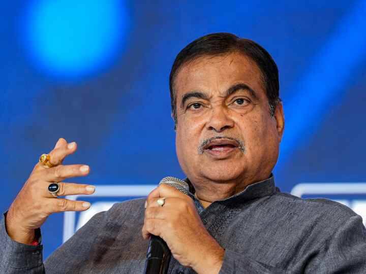 Karnataka Syllabus Controversy Congress Leader Gaurav Vallabh Attacks on Nitin Gadkari Karnataka Syllabus Controversy: 'गडकरी को पसंद नहीं करते मोदी और अमित शाह', सावरकर का चैप्टर हटाए जाने पर विवाद, कांग्रेस का कटाक्ष