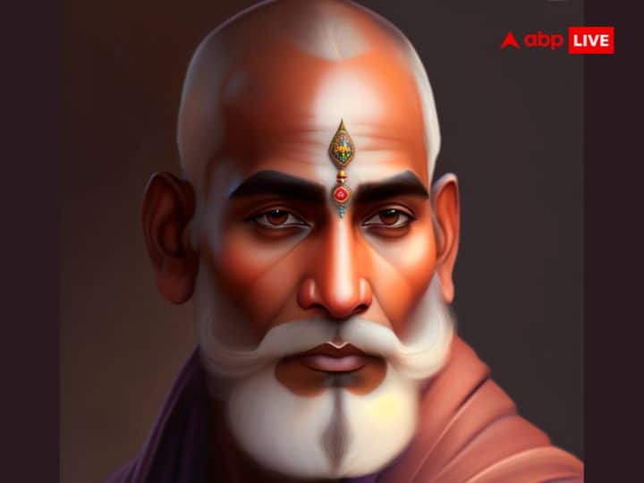 मनुस्मृति के श्लोक 11/95 में कहा गया है, ‘यक्षरक्षः पिशाचान्नं मद्यं मांस सुरा ऽऽ सवम्। सद् ब्राह्मणेन नात्तव्यं देवानामश्नता हविः।” . इसका अर्थ है कि, ‘मद्य, मांस, सुरा और आसव ये चारों यक्ष, राक्षस और पिशाचों के अन्न हैं. इसलिए ब्राह्मणों को इसका पान नहीं करना चाहिए.