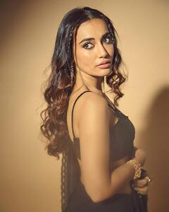 Surbhi Jyoti : બ્લેક સાડીમાં સુરભિ જ્યોતીનો ગોર્જિયસ લૂક, જુઓ વાયરલ તસવીરો